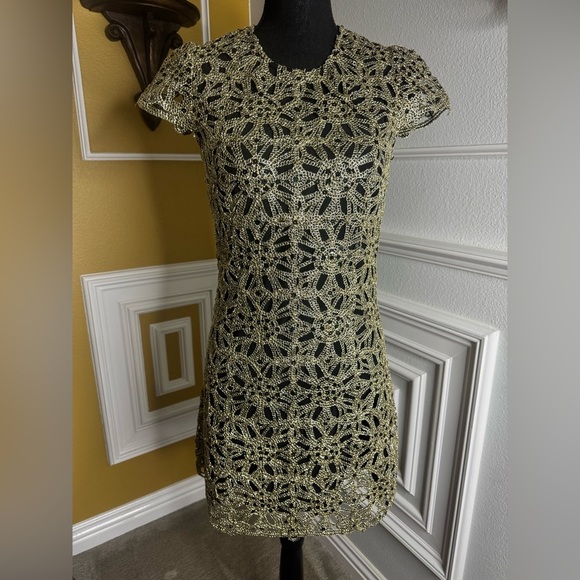 SHORT DRESS IN GOLDEN GUIPURE - Picture 11 of 16